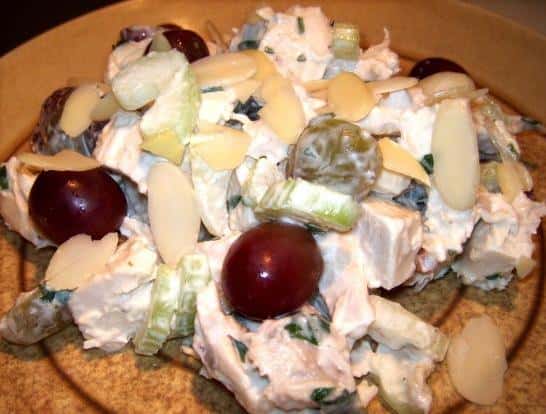  A bed of lettuce, plump yellow grapes & grilled chicken make the perfect sunshine combo!
