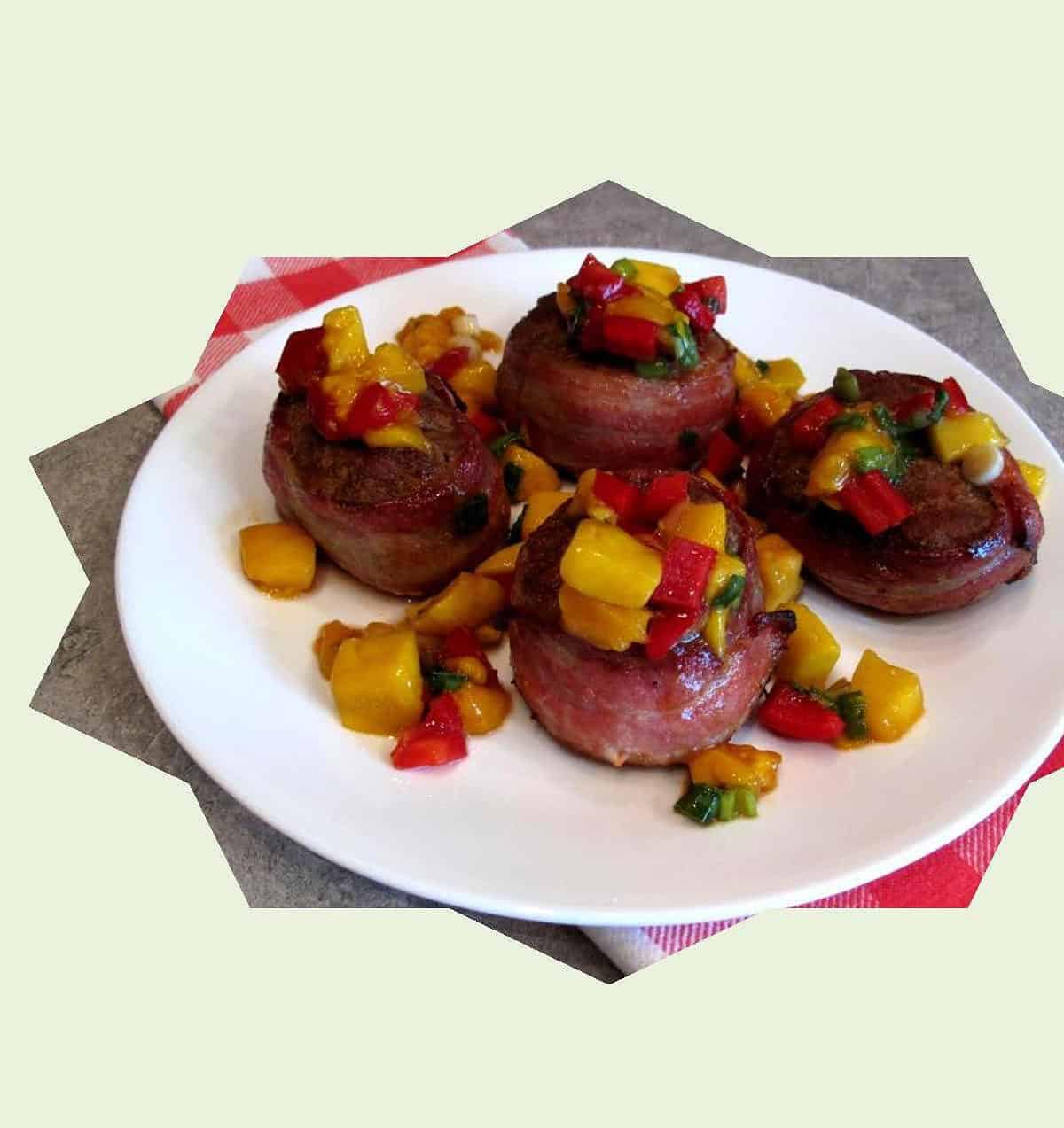  A breathtaking plate of food—pork medallions with a dash of zing from the flavorsome mango.