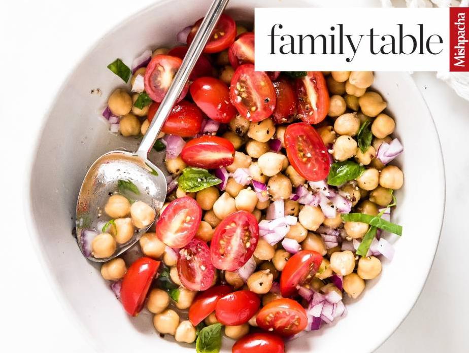  A colorful blend of veggies and protein-rich chickpeas awaits you.