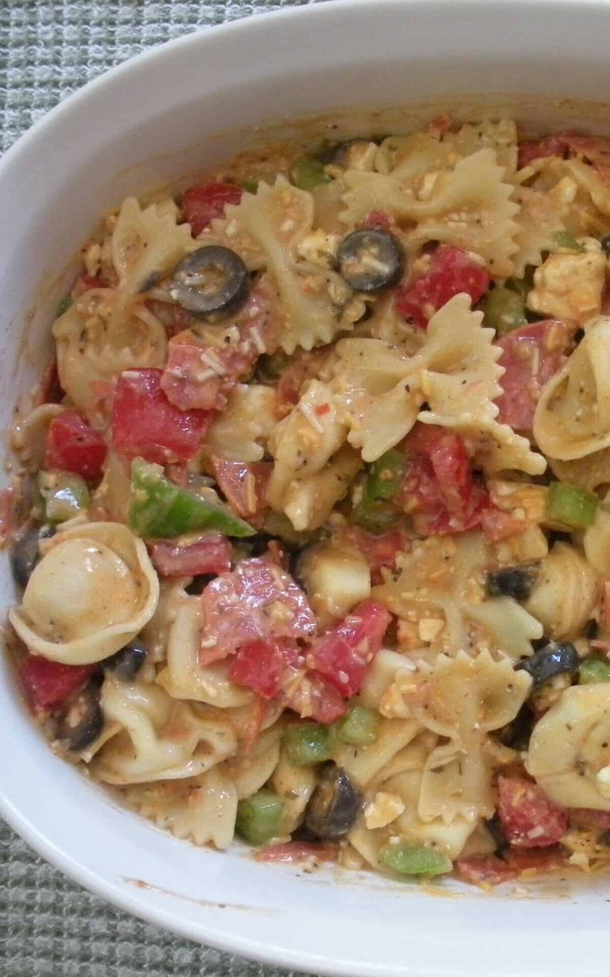  A colorful bowl of pasta salad, perfect for any summer occasion!