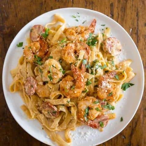  A creamy Alfredo sauce with a kick of spice is the secret to this dish's success.