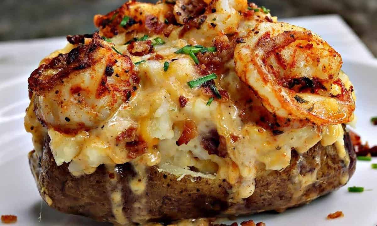  A crispy baked potato filled with an oceanic surprise!