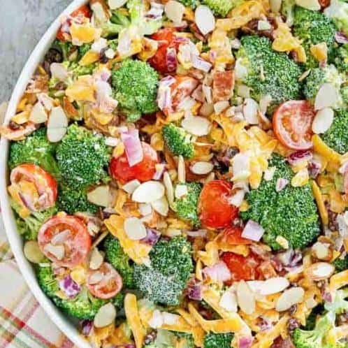  A healthy salad that doesn't feel like a boring diet food.