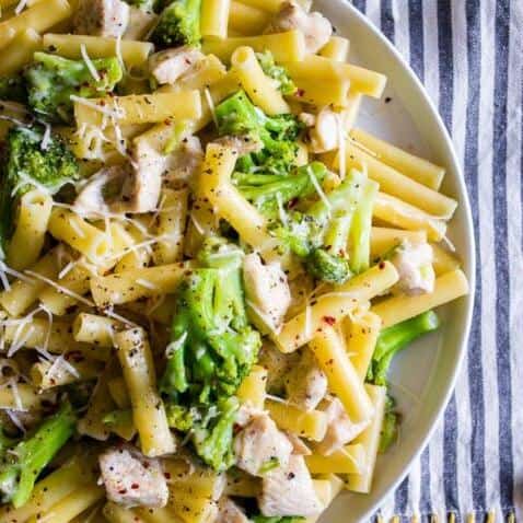  A perfect medley of pasta, chicken and broccoli.