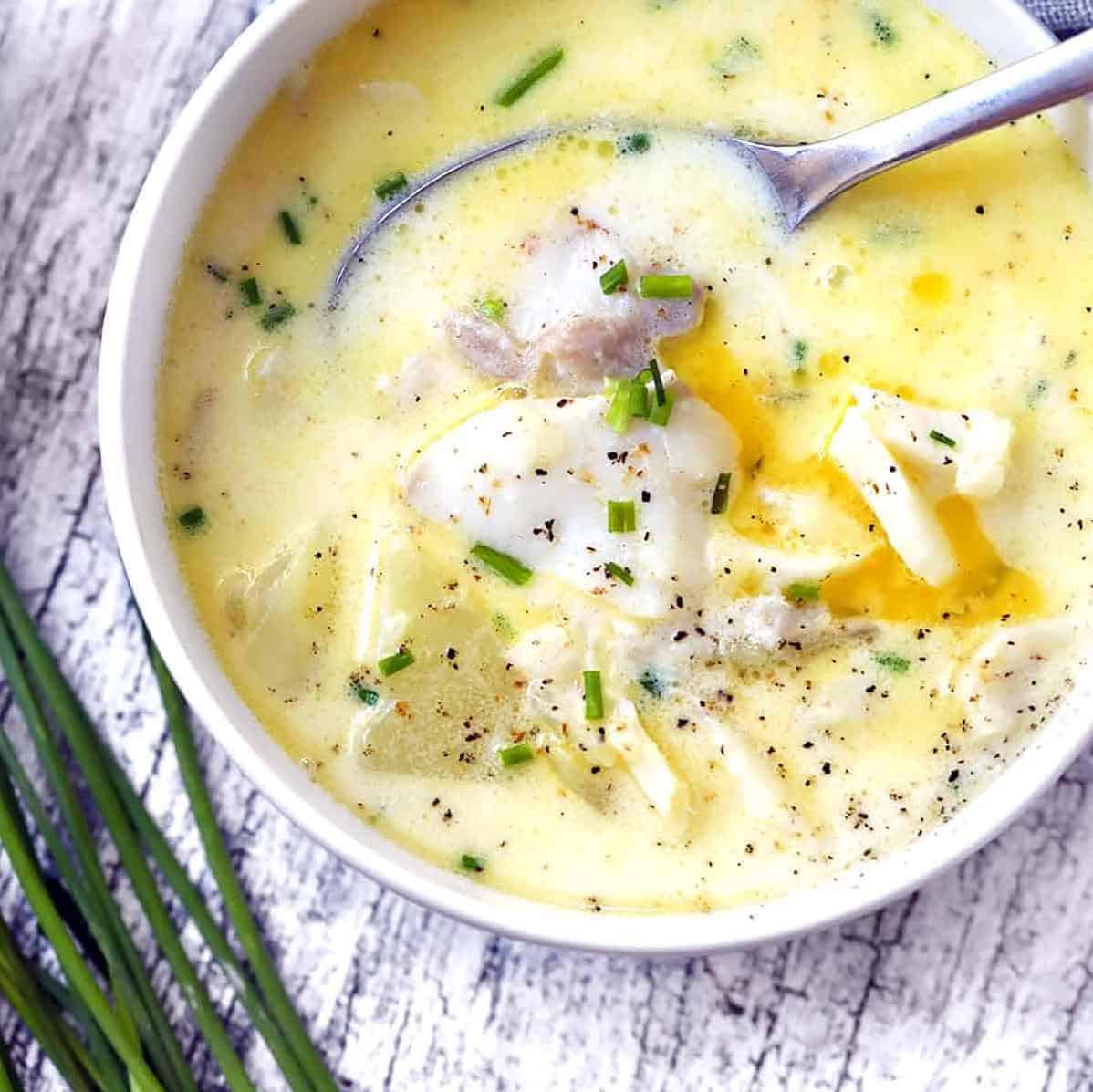  A tempting bowl of creamy fish chowder just waiting to be devoured