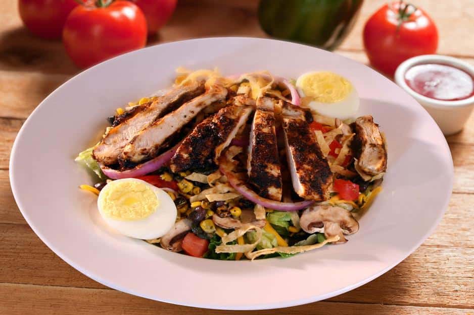  Add some spice to your life with this mouth-watering chicken salad!