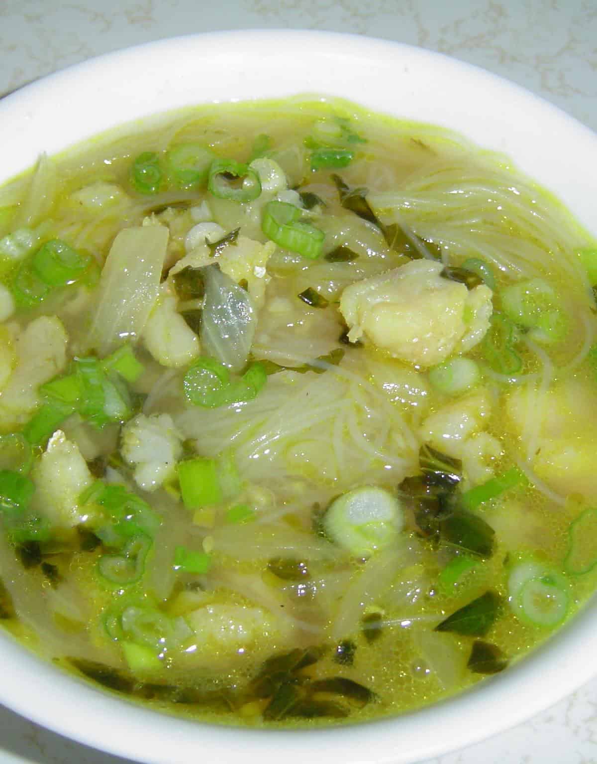 Canh Bun Tau (Fish and Cellophane Noodle Soup)