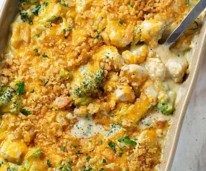  Creamy sauce, tender chicken, and crispy breadcrumbs: a match made in heaven.
