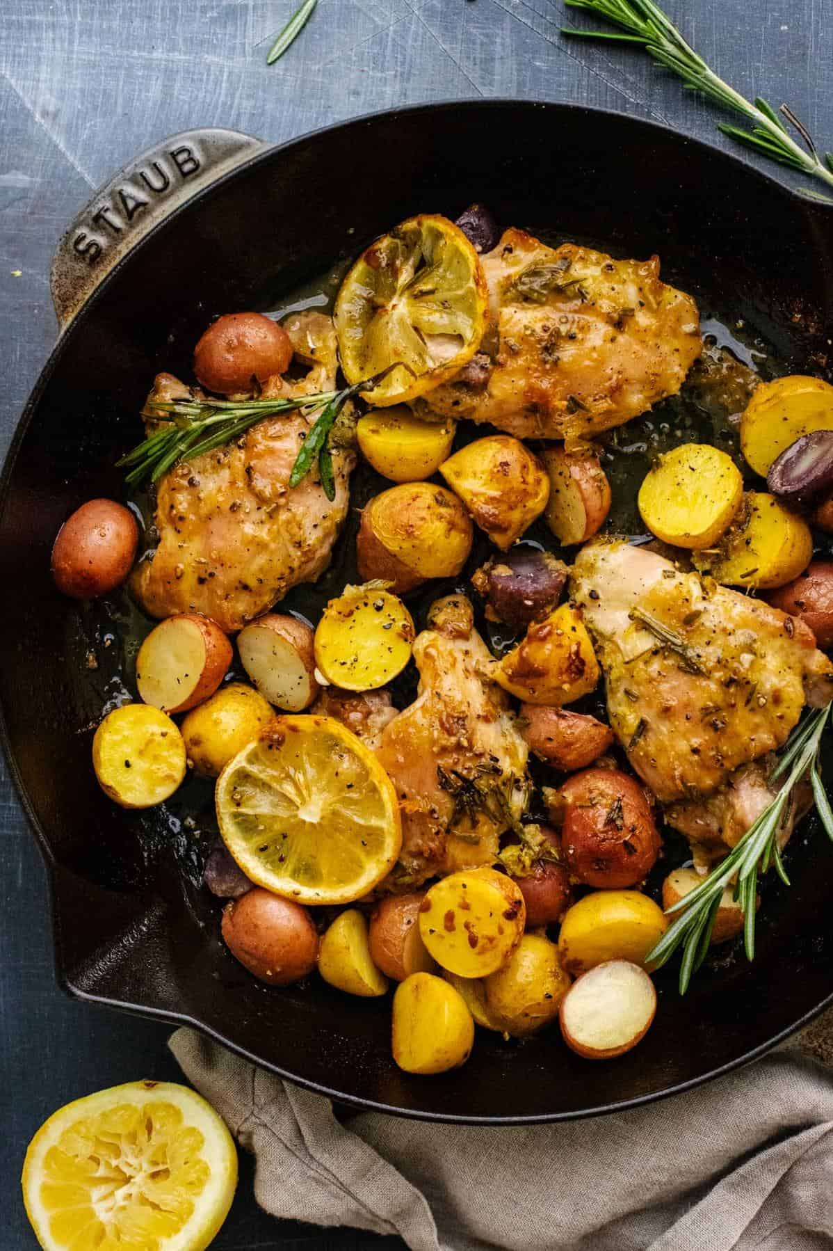  Elevate your weeknight dinner with this flavorful baked chicken