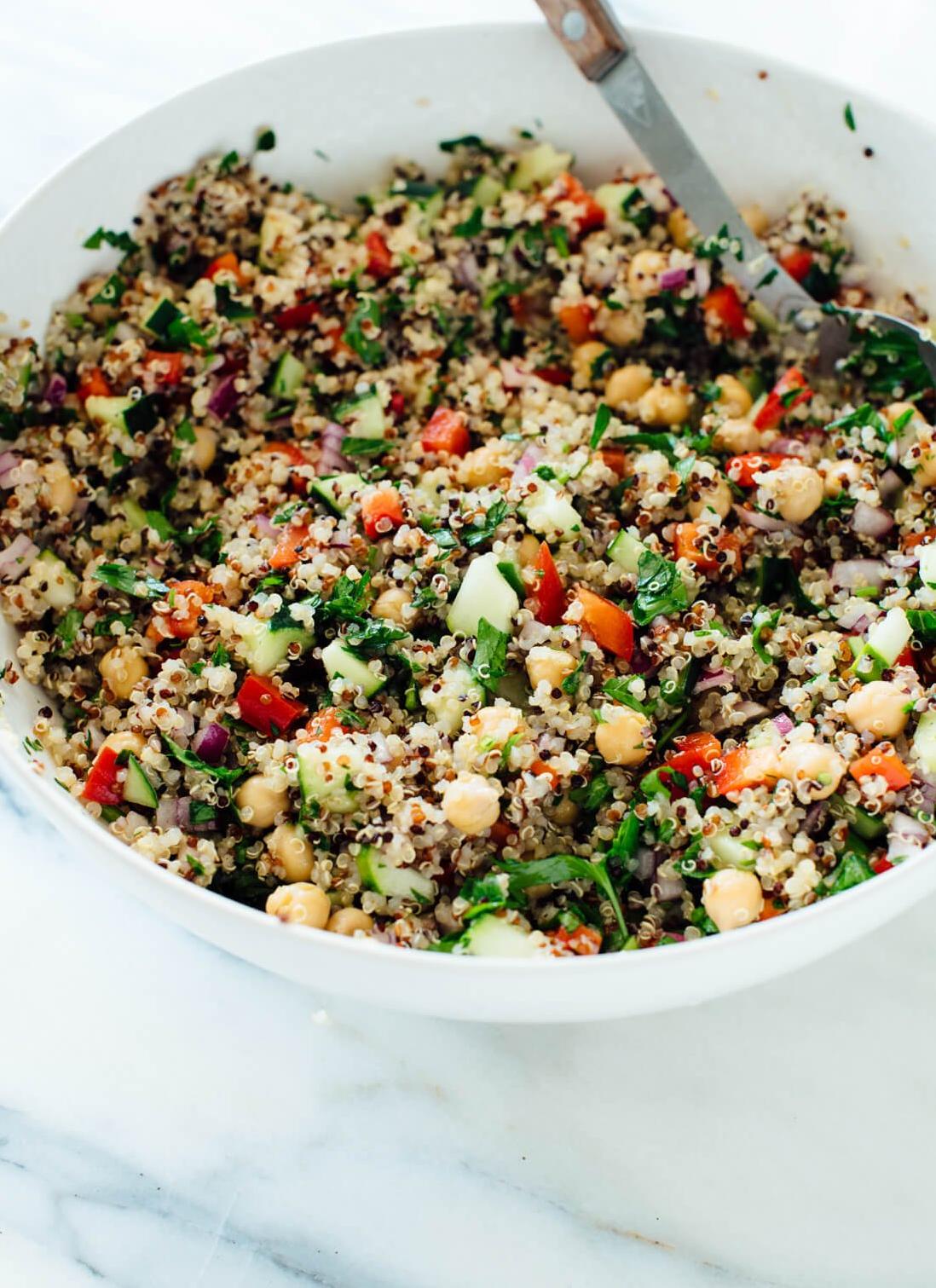  For a dish that's as beautiful as it is flavorful, this quinoa salad is the way to go ????