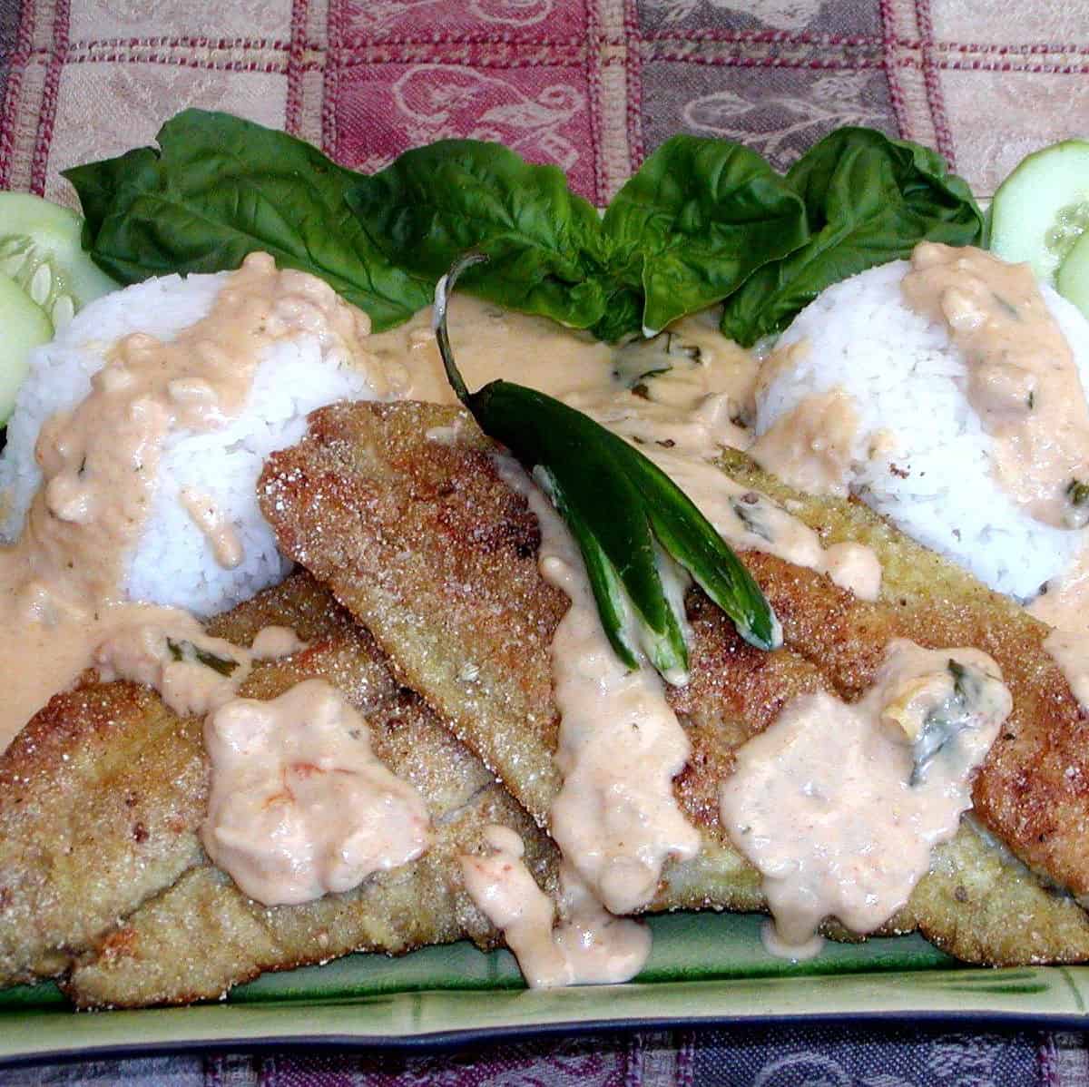 Delicious Fried Catfish with Spicy Creamy Sauce