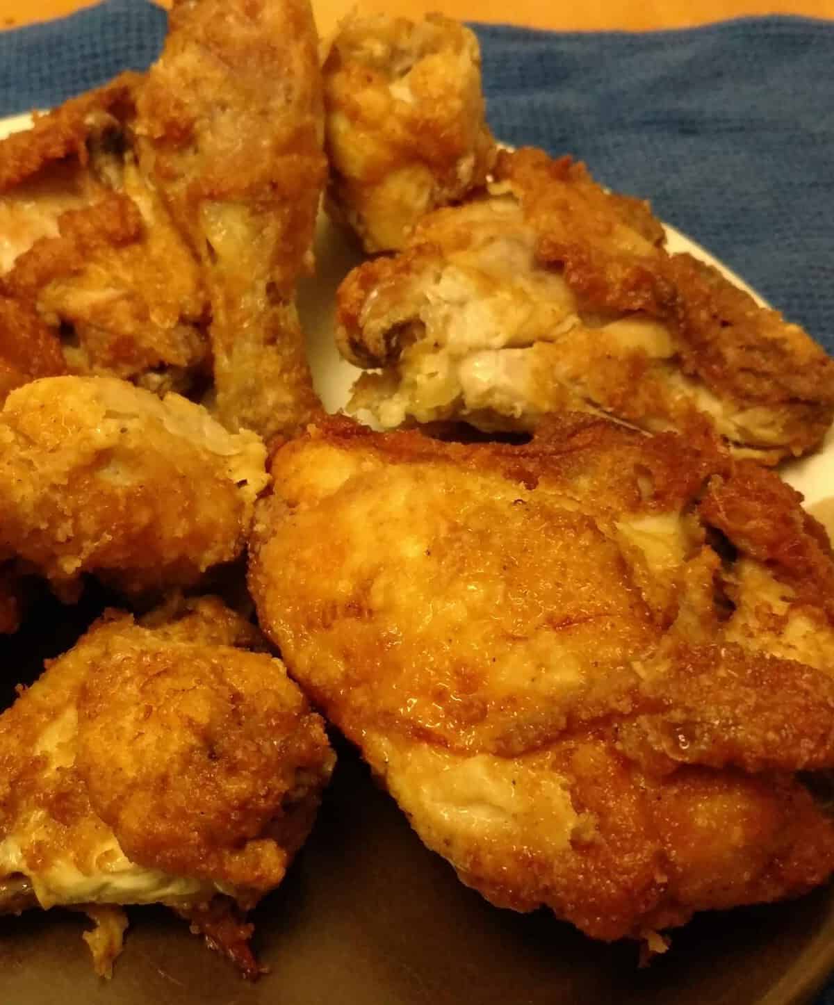  Get ready to sink your teeth into some delicious and crispy fried chicken!