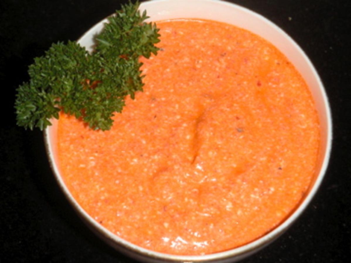  Get ready to spice things up with this hot pepper dip!