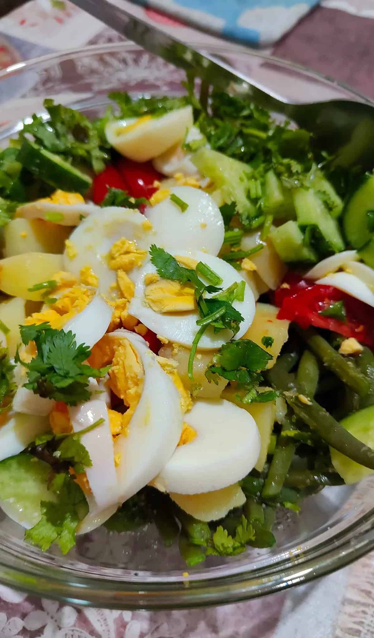  Give your taste buds a trip to Puglia with this traditional Italian salad.