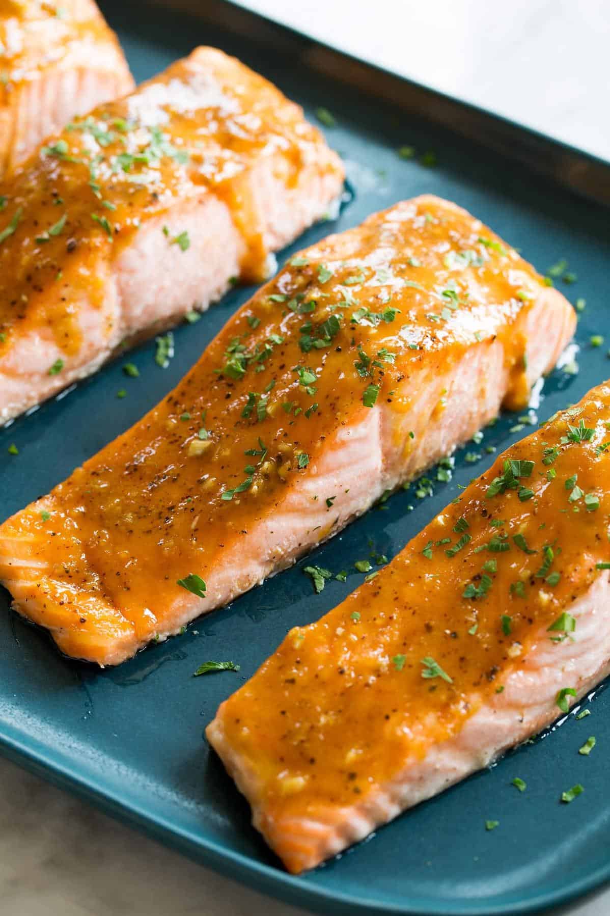  Glossy and appetizing: Salmon coated in mustard and brown sugar glaze