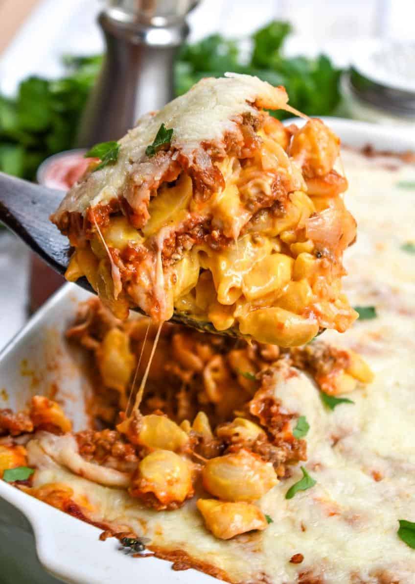  Got picky eaters at your party? No worries! Mac and cheese lasagna