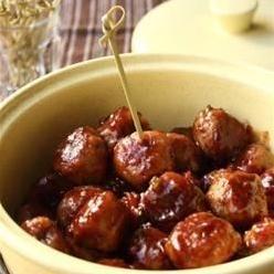  Impress your guests with these perfectly seasoned and moist turkey meatballs.
