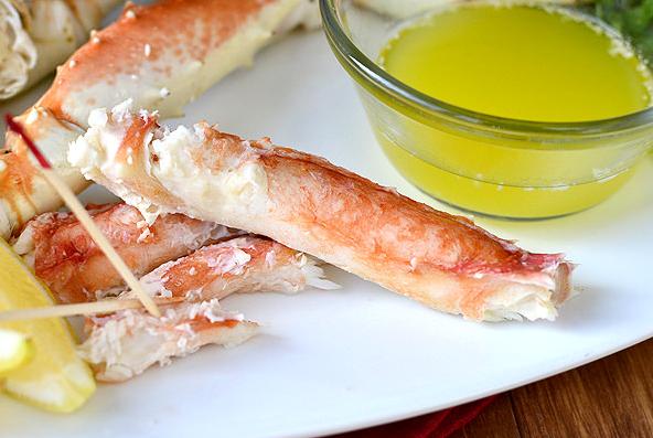  It's time to get shell-fish and dive into these Drunken Alaskan King Crab Legs!