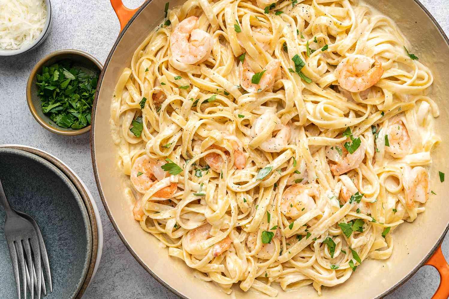  Nothing beats a big bowl of hot and savory shrimp fettuccine on a chilly evening.