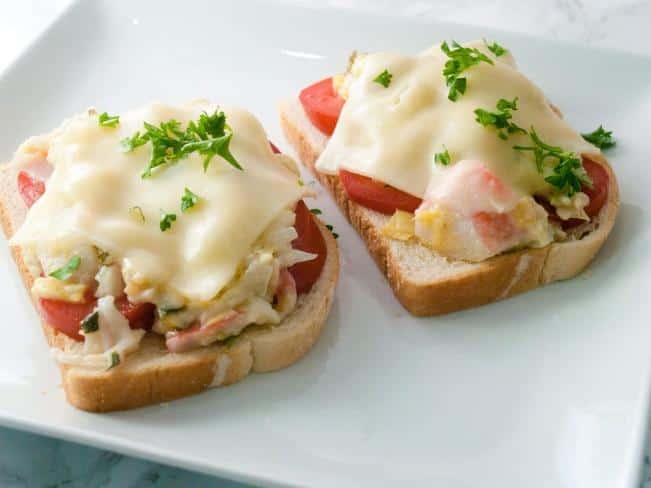Mouth-Watering Crab and Artichoke Melt Recipe