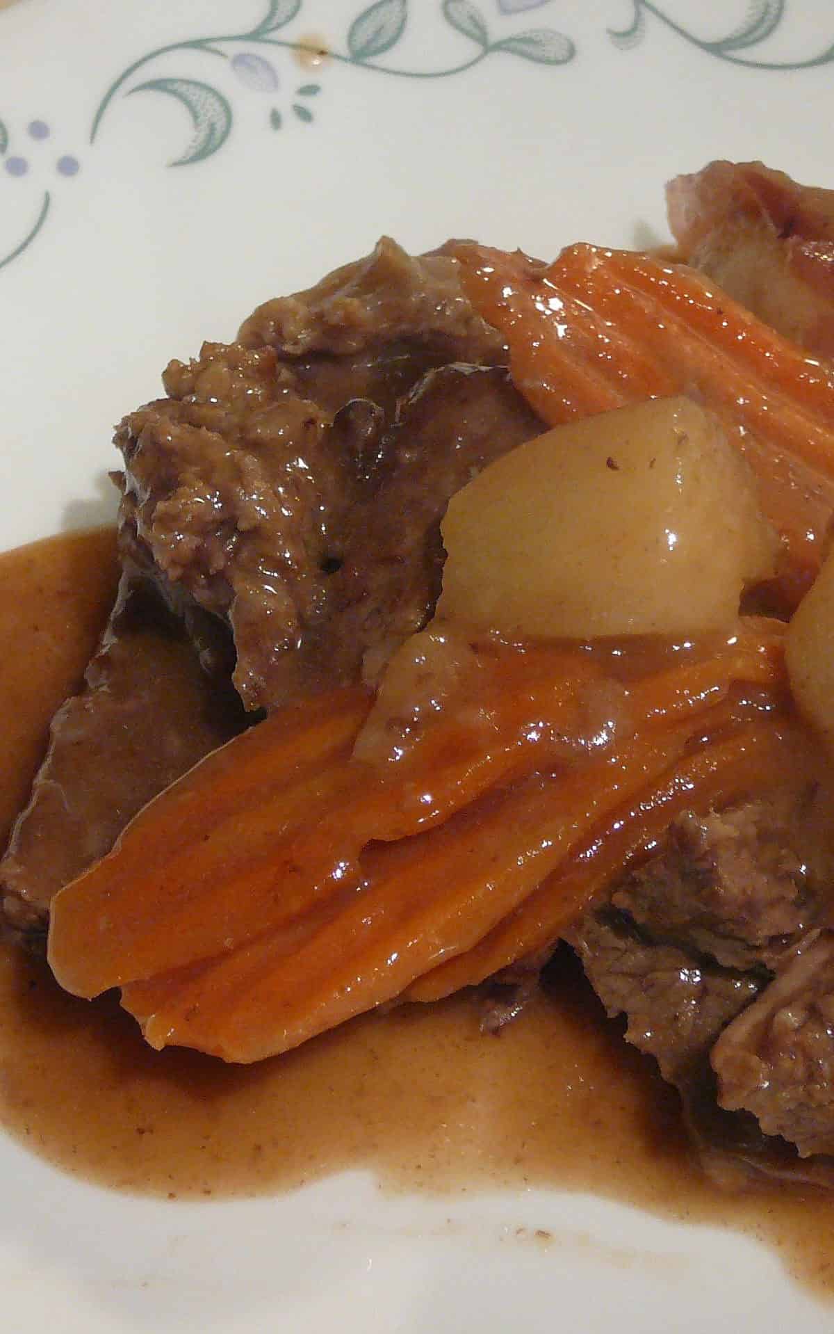 Mouth-watering Pot Roast Recipe for Sunday Dinner