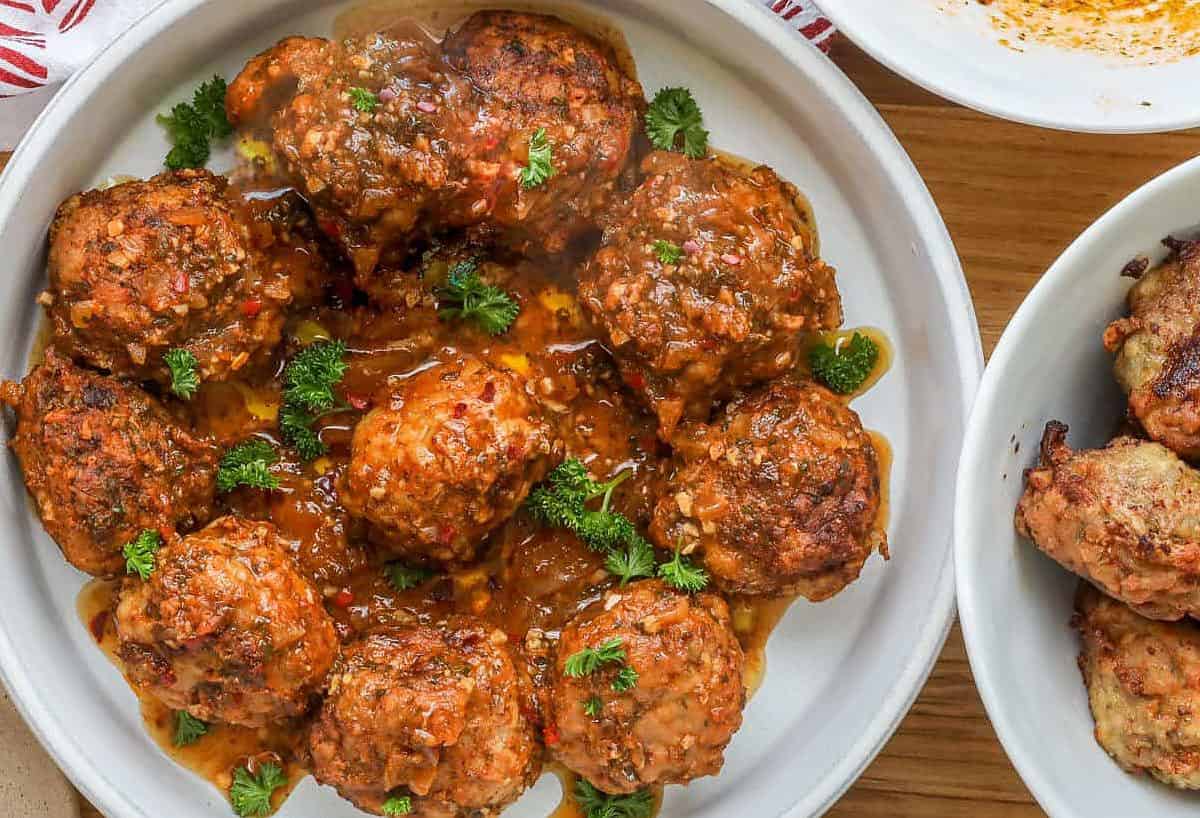  Perfectly seasoned and juicy meatballs, ready to be devoured!