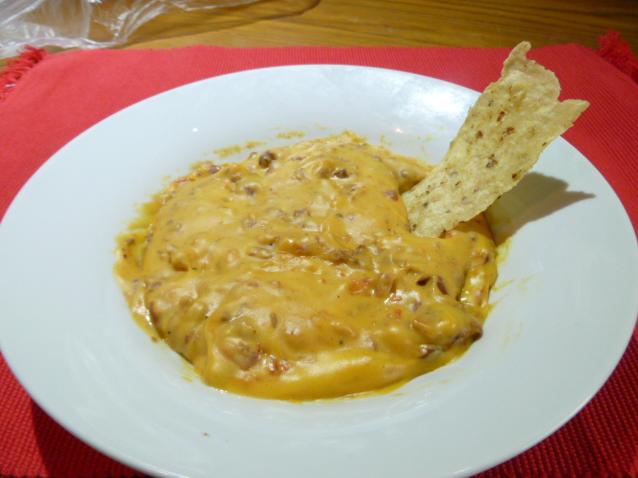 Irresistible Rotel Cheese Dip with Pinto Beans Recipe