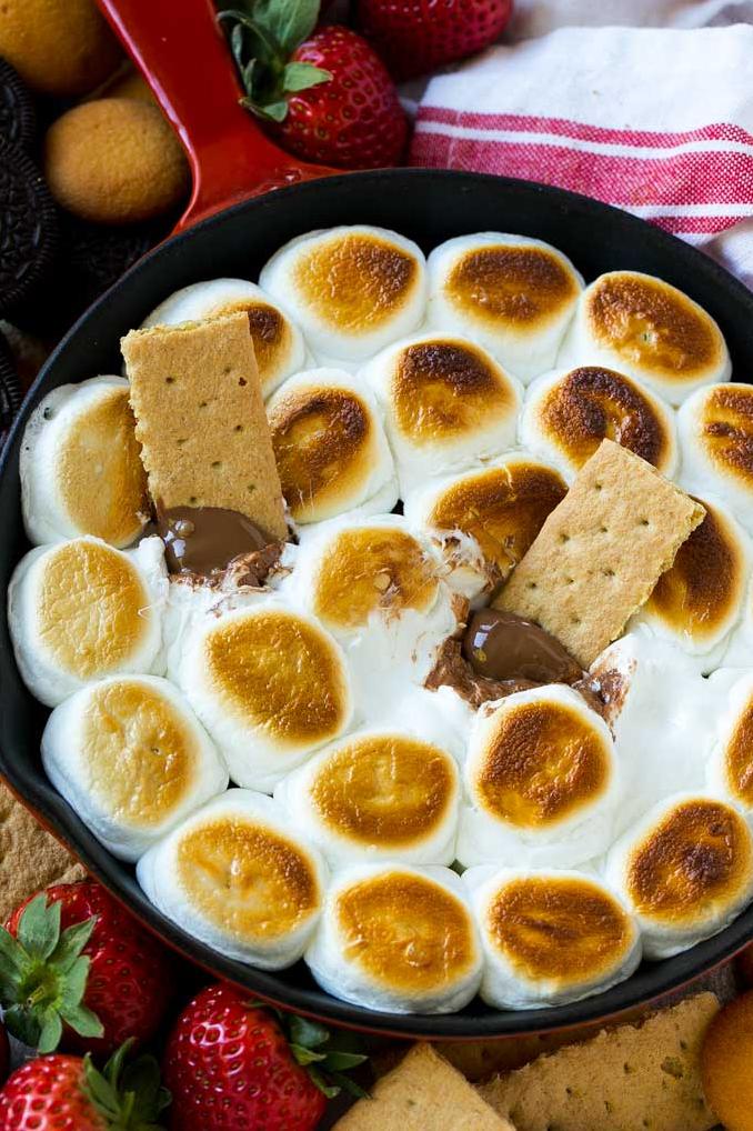 Indulge in a Delicious S’Mores Dip Recipe!