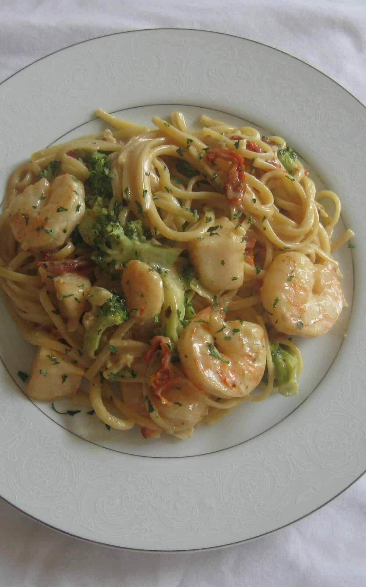 Delicious Shrimp and Scallop Alfredo Recipe – Try Now!