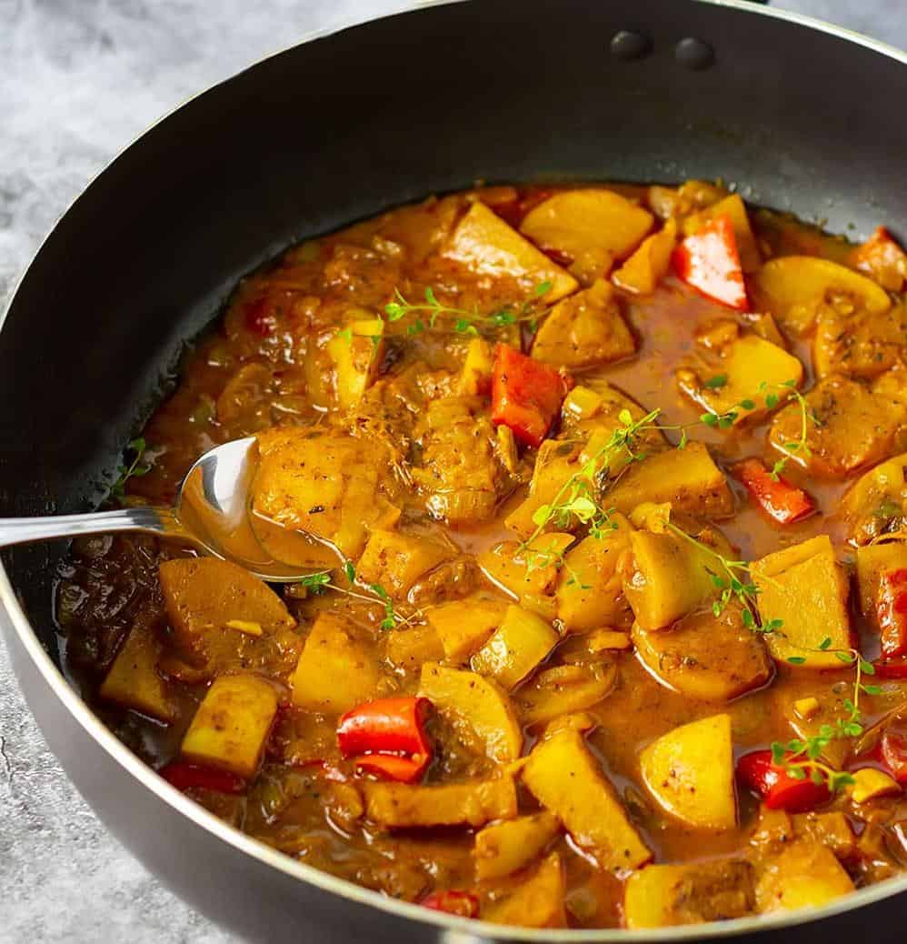 Spicy turnip curry sauce gives the chicken an extra kick!