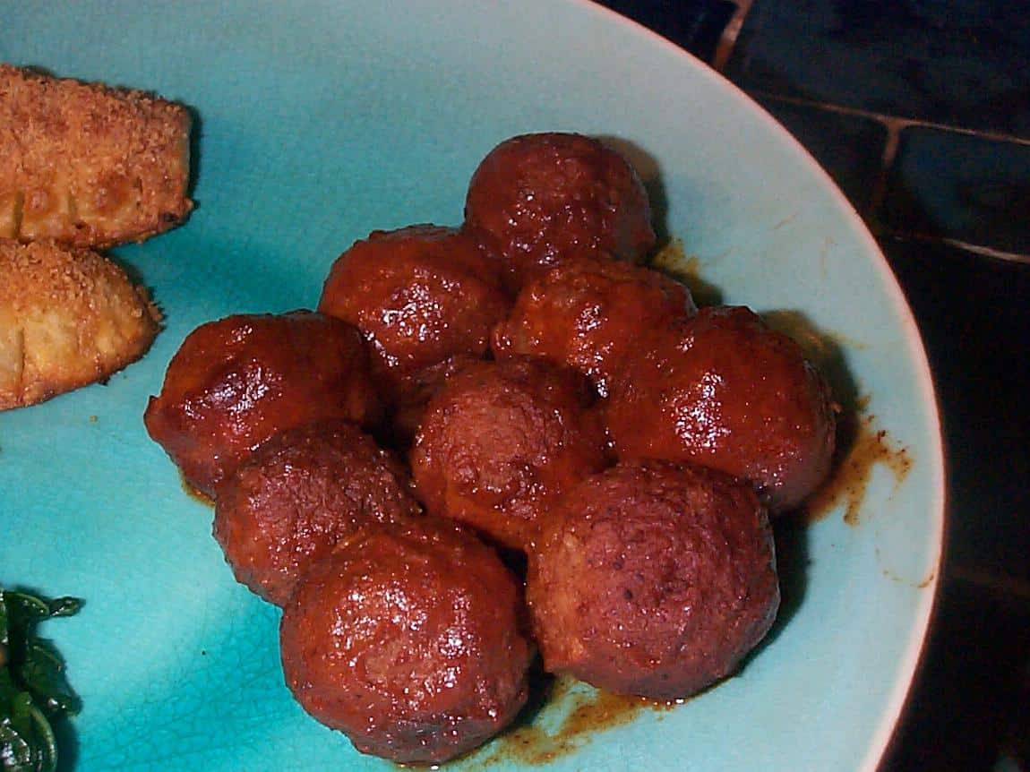 ) Delicious & Easy Homemade Meatballs Recipe