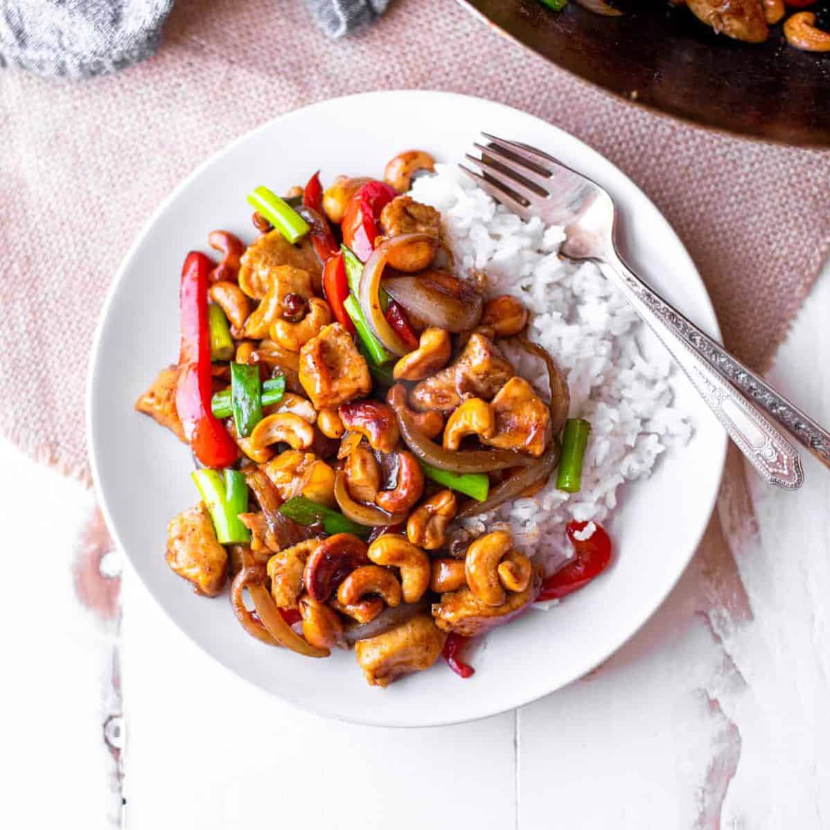  The aromatic smell of stir-fried chicken and veggies will get your mouth watering.