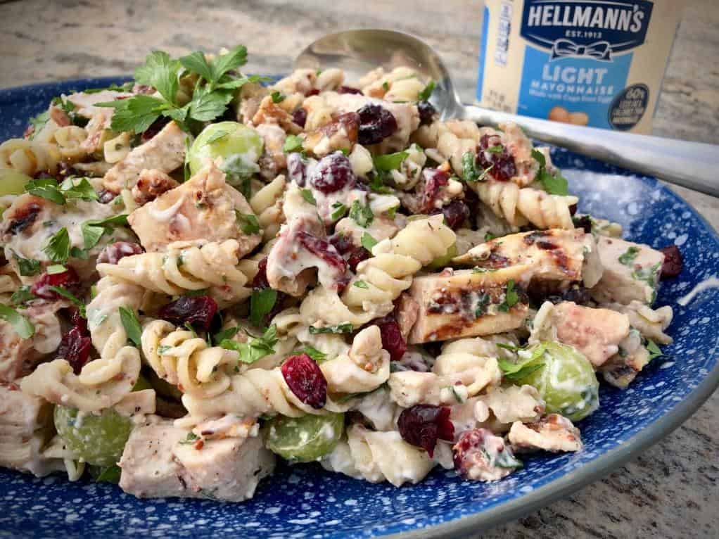  The combination of chicken and gorgonzola makes this salad irresistible! ????