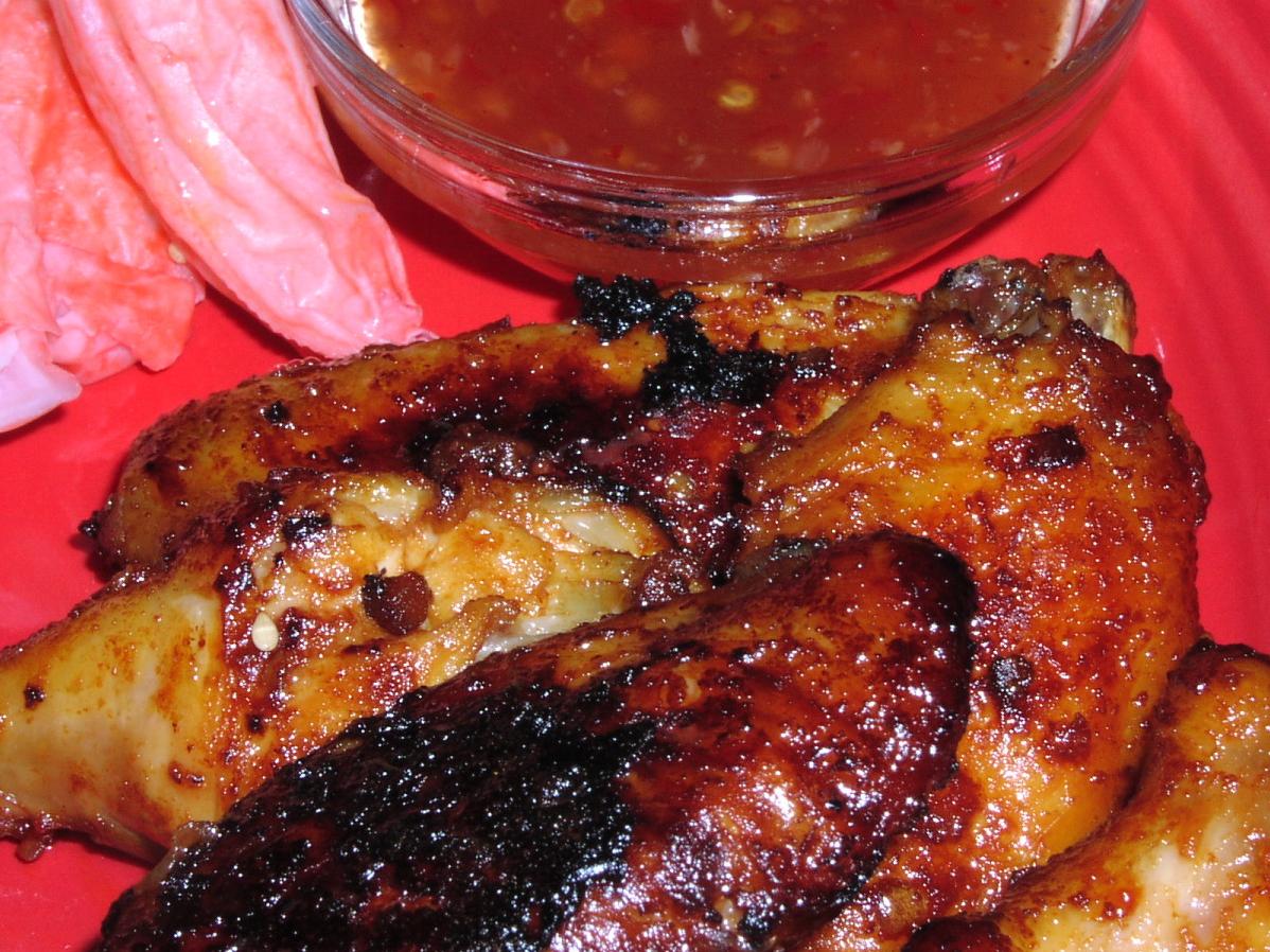  These Maggi baked chicken wings are crispy, sticky, and full of flavor!