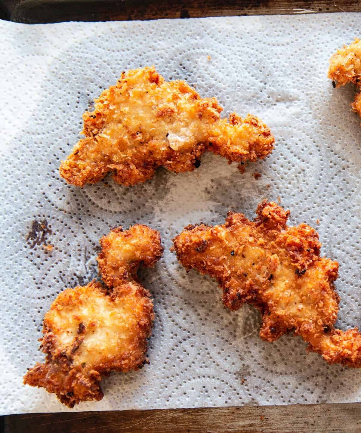  Your kids will be begging to eat their veggies after seeing these adorable Dino Nuggets on their plates!