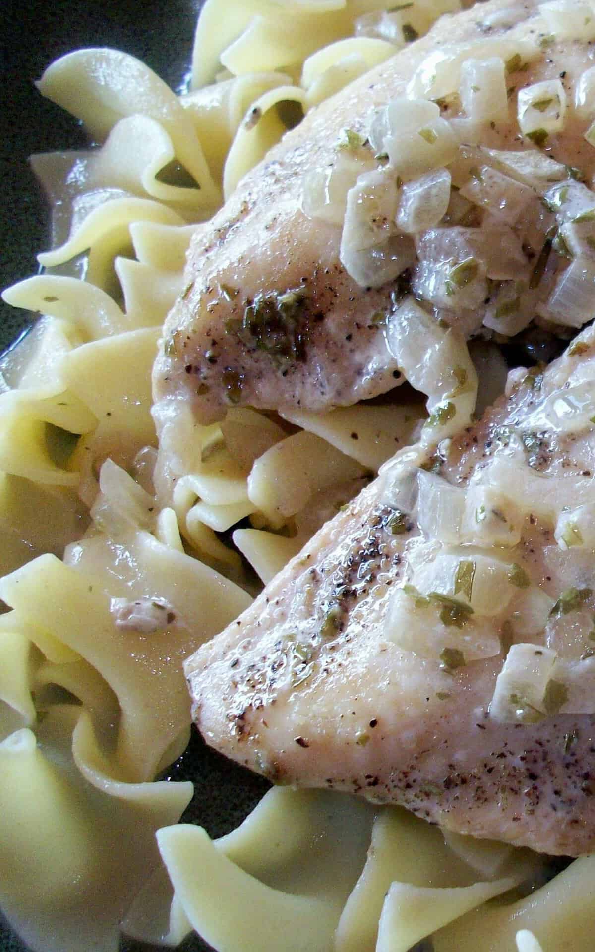 Mouth-Watering Chicken Tarragon: Try Our Recipe Today!